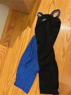 Speedo Open Back Tech Suit Kneeskin Size 25 FINA Approved- has rip